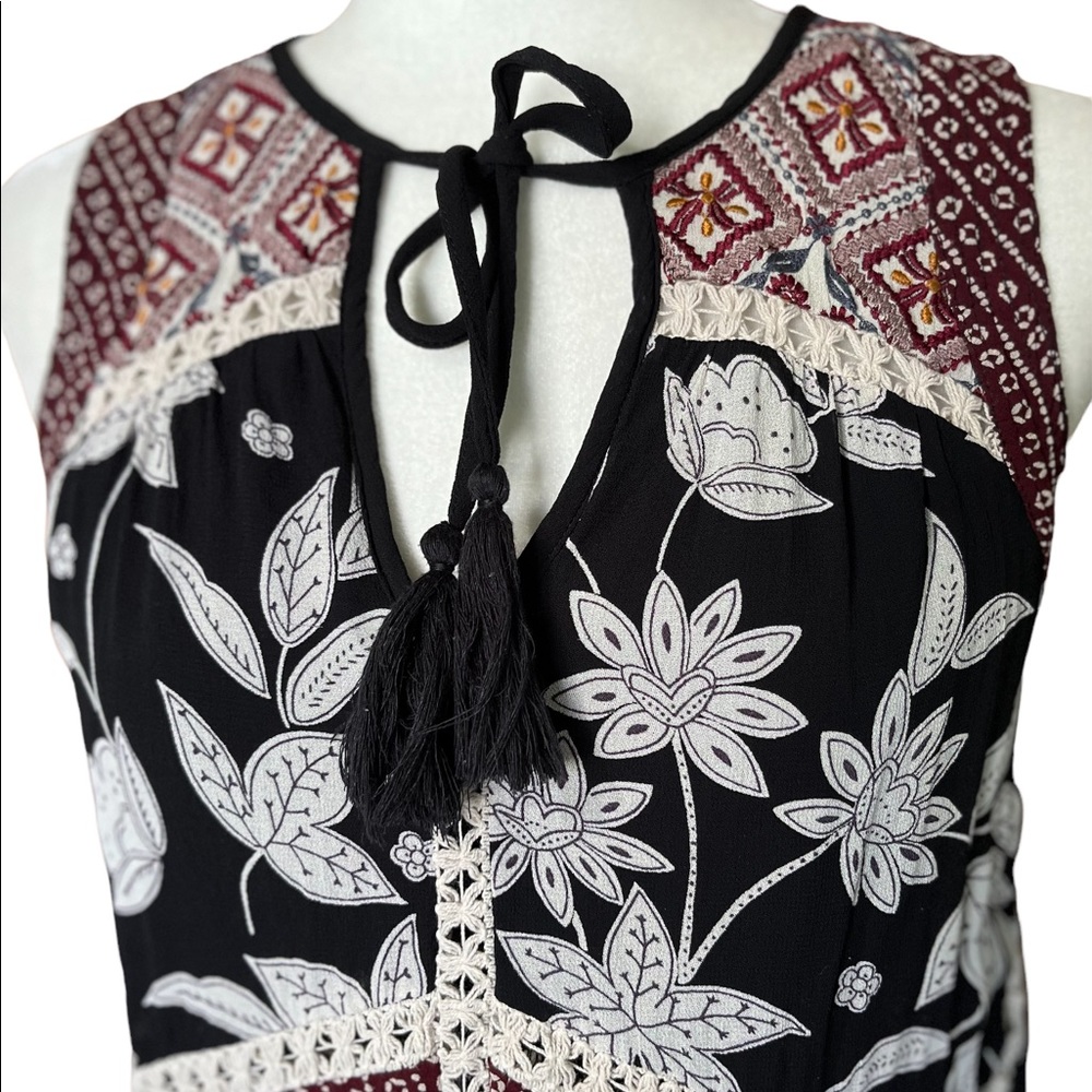 “Floreat” Black Grassland Floral MIDI dress. - Picture 4 of 9
